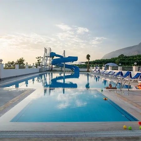 0047 Exodus 2-bedroom Duplex In Mahmutlar With Sea, Mountain And Castle Views アパート